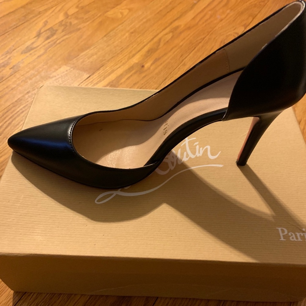 **Not Authentic** Kate Heels